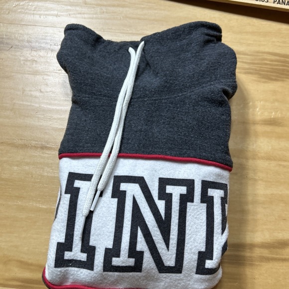 Victoria's Secret Pink Gray Red Logo 1/4‎ Zip Pullover Fleece M/170/96A - Picture 13 of 13